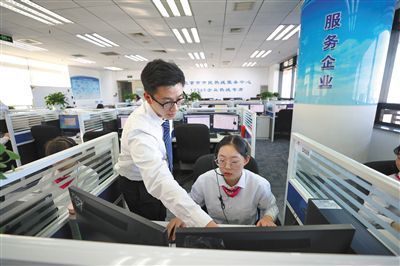 北京12345企业热线将提供8种外语服务 接到来电约1.2万件